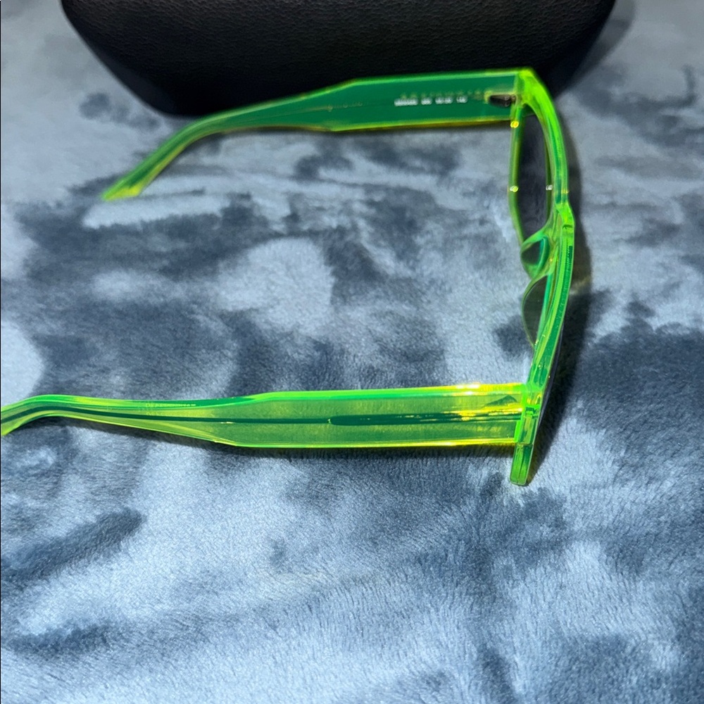 Balenciaga Volt Green Sunglasses - Picture 5 of 7